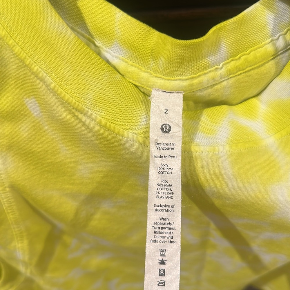Lululemon - Picture 2 of 4